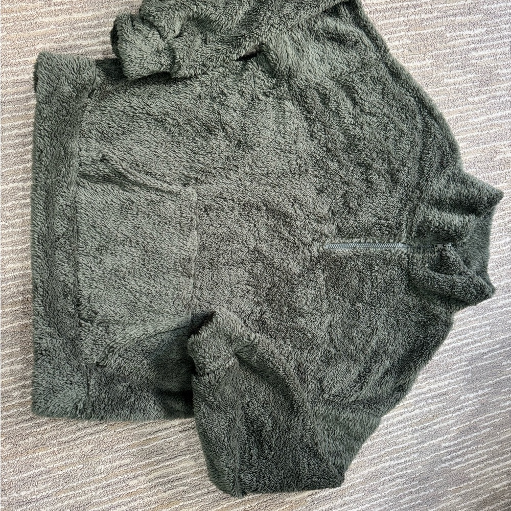 Olive Green Sherpa Teddy Half Zip Pullover size Large